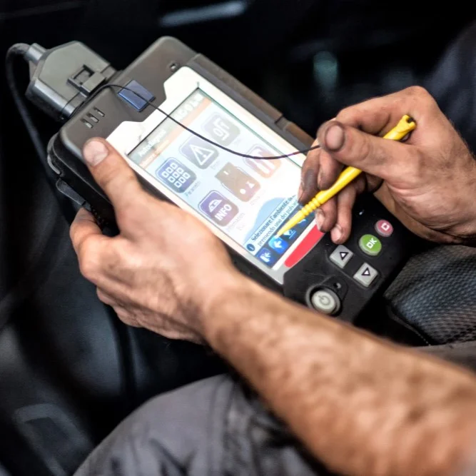 Mechanic scanning tractor