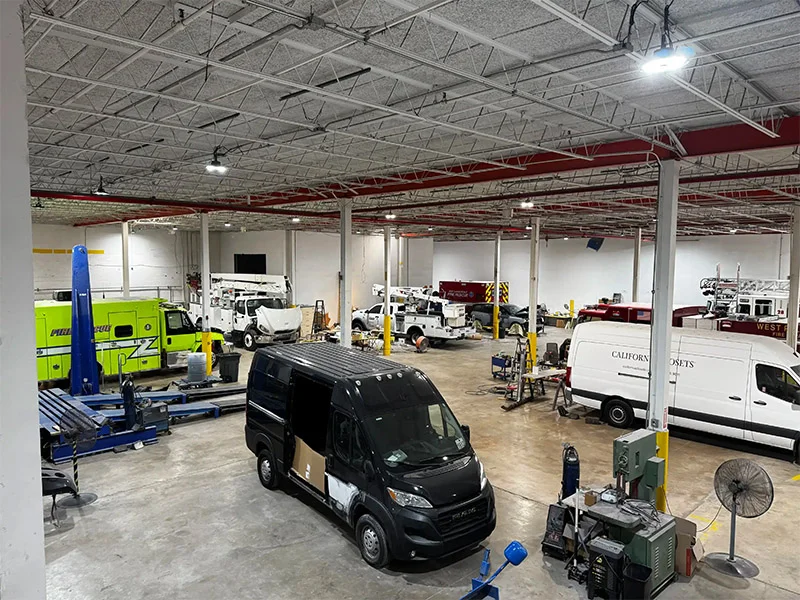 Commercial fleet repair shop