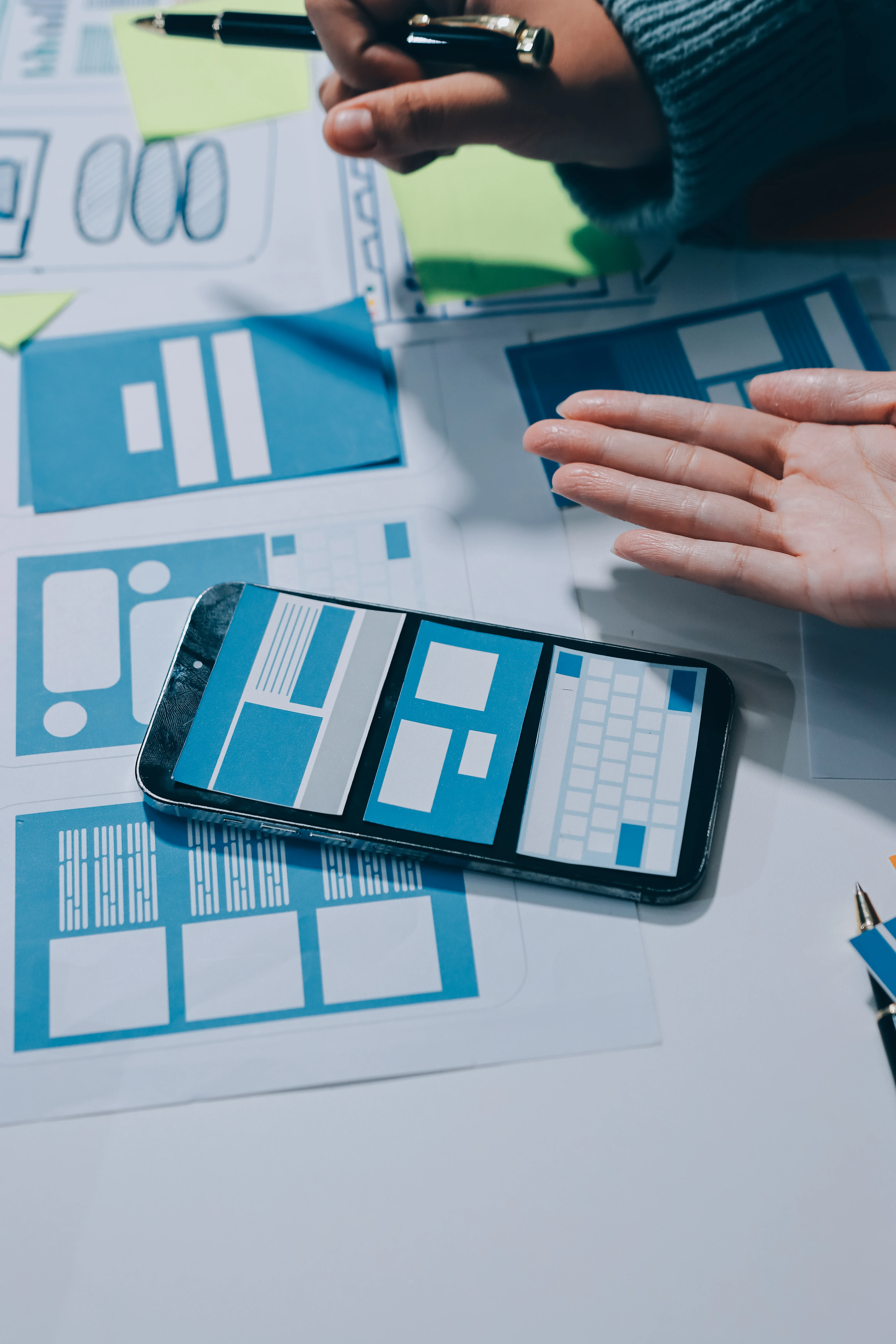 ux ui designer testing prototype mobile app